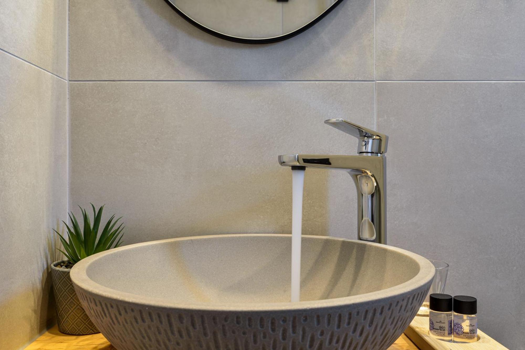 Eloque Simple Living Space Kato Daratso Luaran gambar